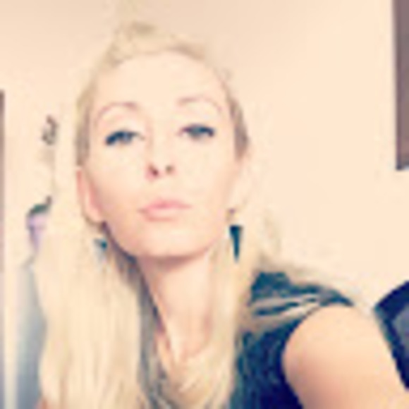 Meet your Posher, Cara - Picture 1 of 1